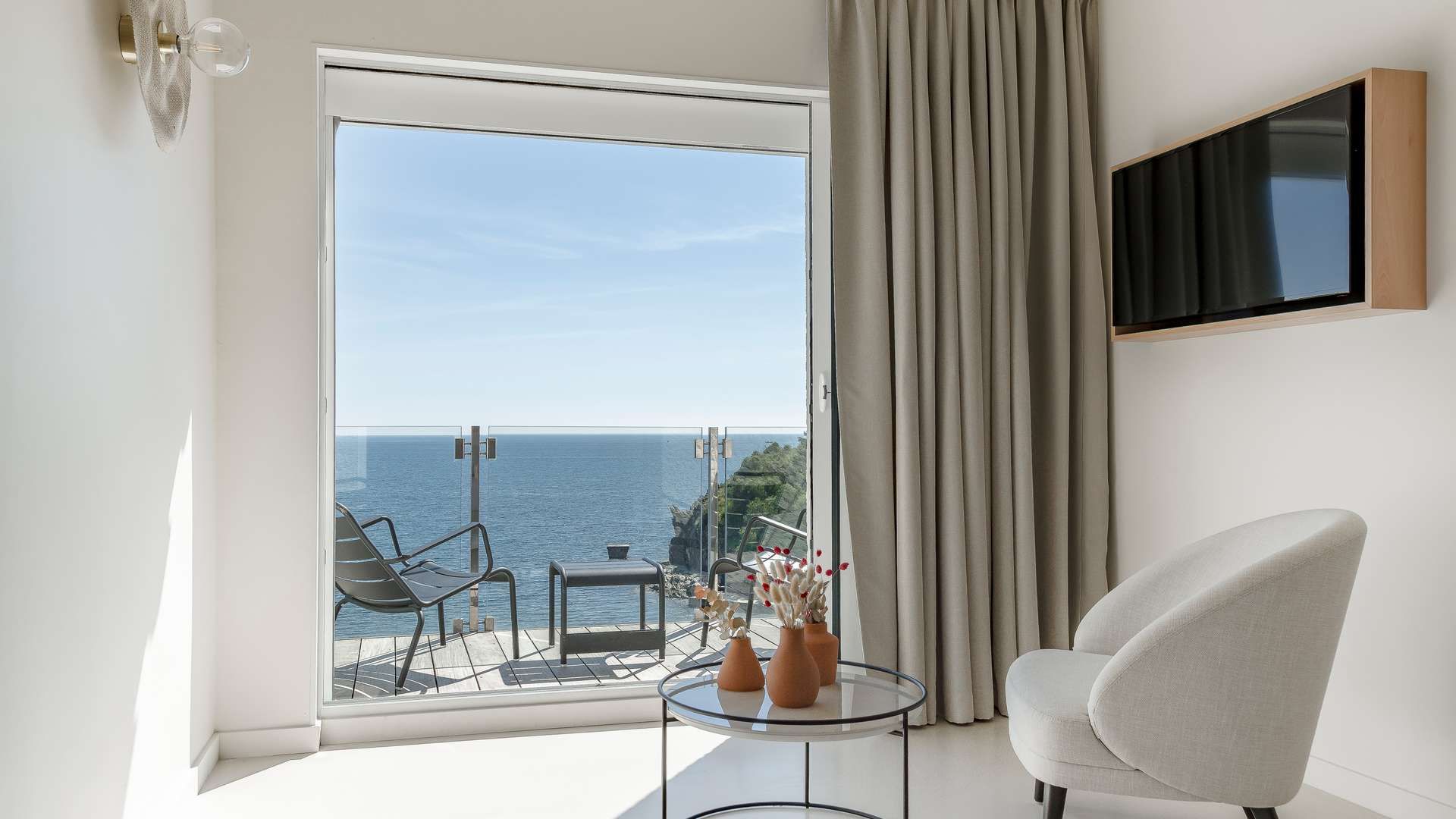 
Sea-Facing Sofas - 4-Star Hotel Banyuls-sur-Mer - Les Elmes