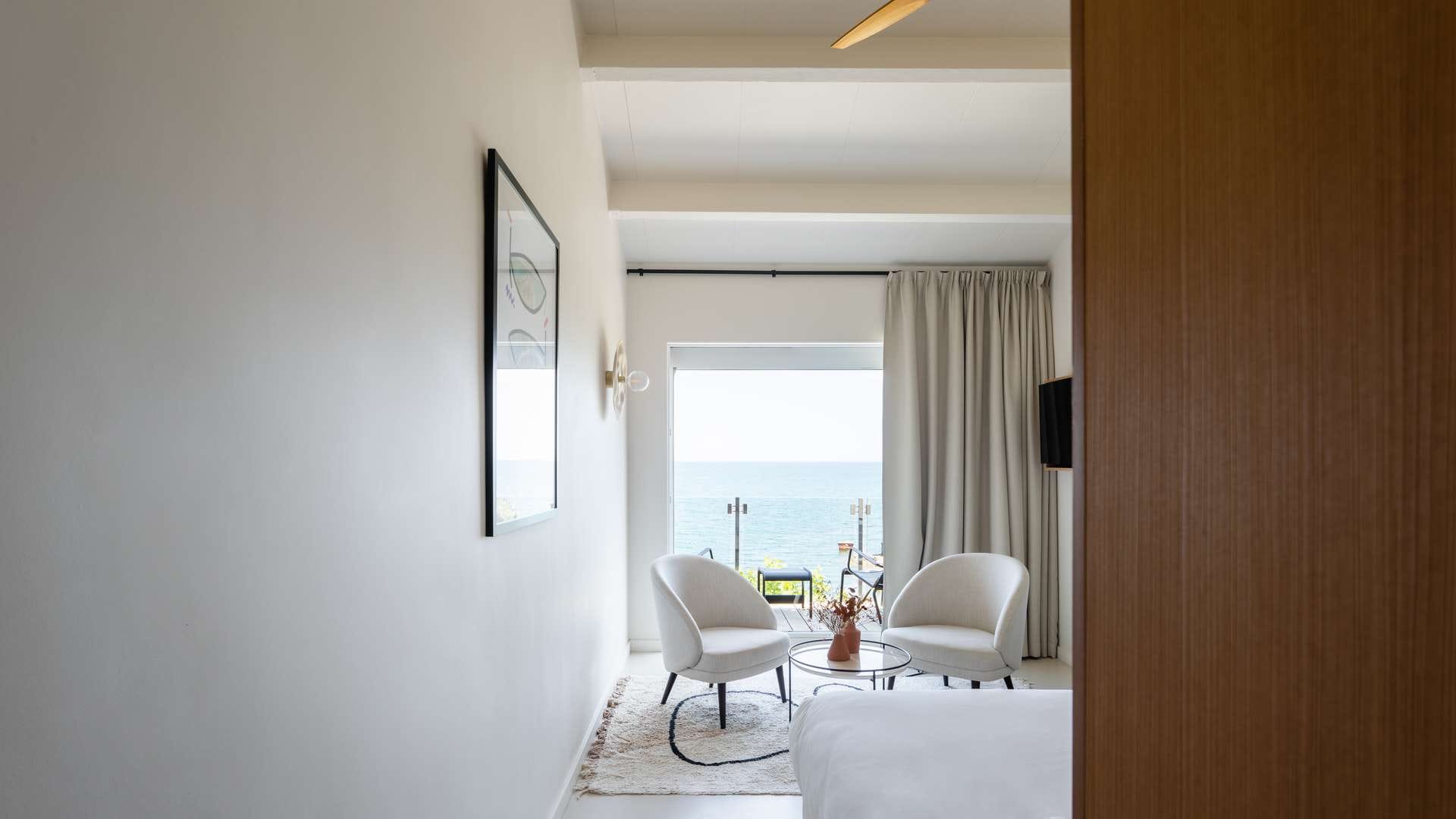 couloir de chambre lumineux - hotel 4 etoiles banyuls sur mer - les elmes