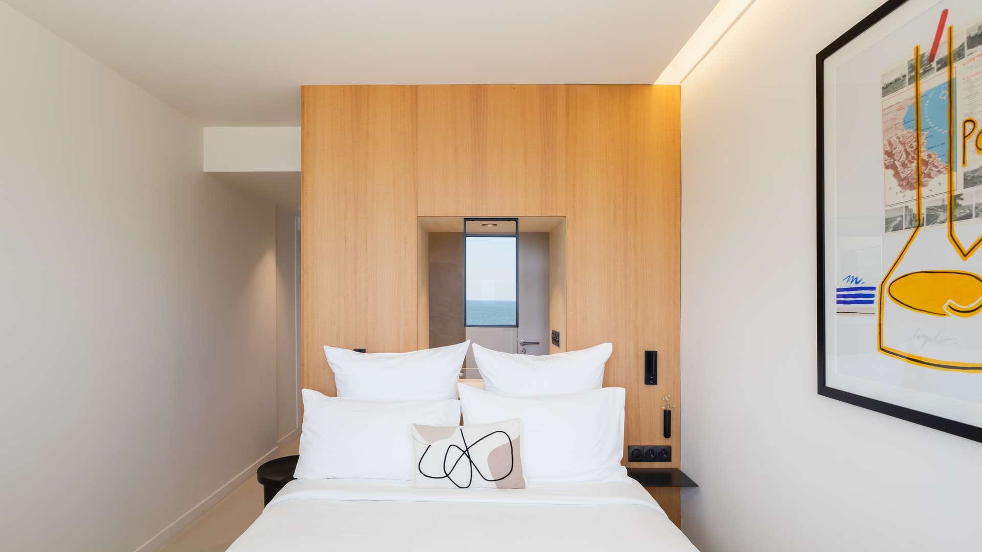 lit vue de face avec mer - hotel 4 etoiles banyuls sur mer - les elmes